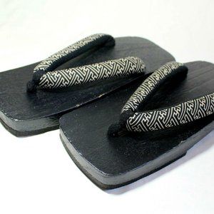 GETA Traditional Japanese Wooden Sandals 10 1/4 "